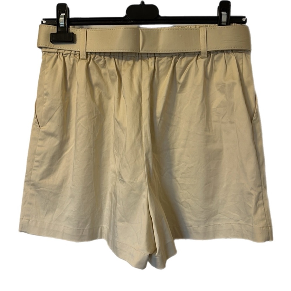 BUCKLED BELTED SHORTS WITH POCKETS - Picture 9 of 11